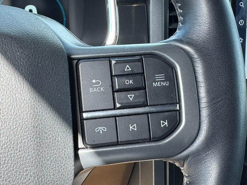 Ford F-150 Vehicle Full-screen Gallery Image 19