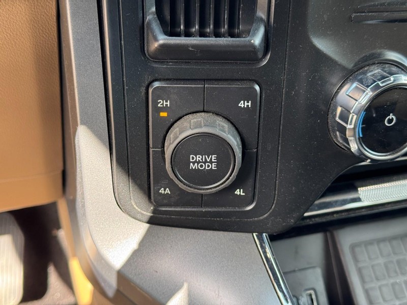 Ford F-150 Vehicle Full-screen Gallery Image 22