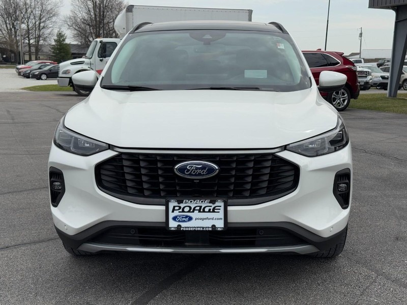 Ford Escape Vehicle Full-screen Gallery Image 09