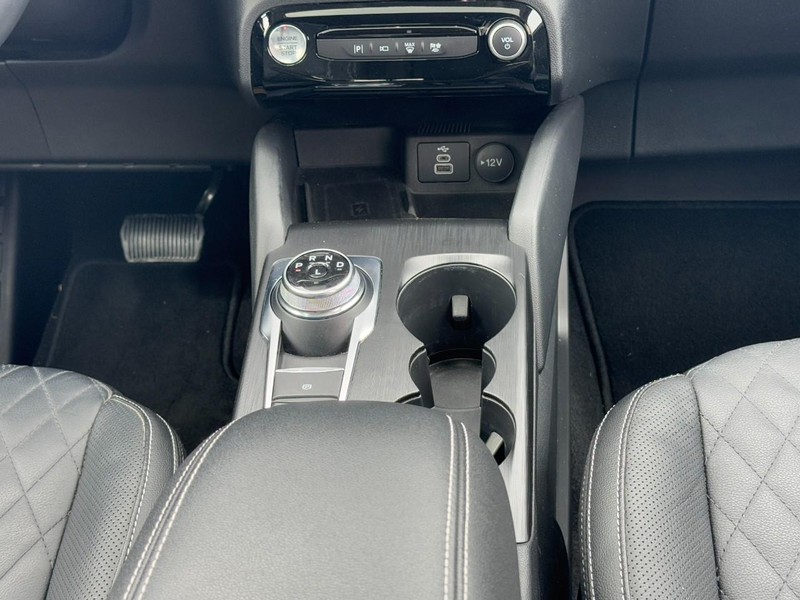 Ford Escape Vehicle Full-screen Gallery Image 14