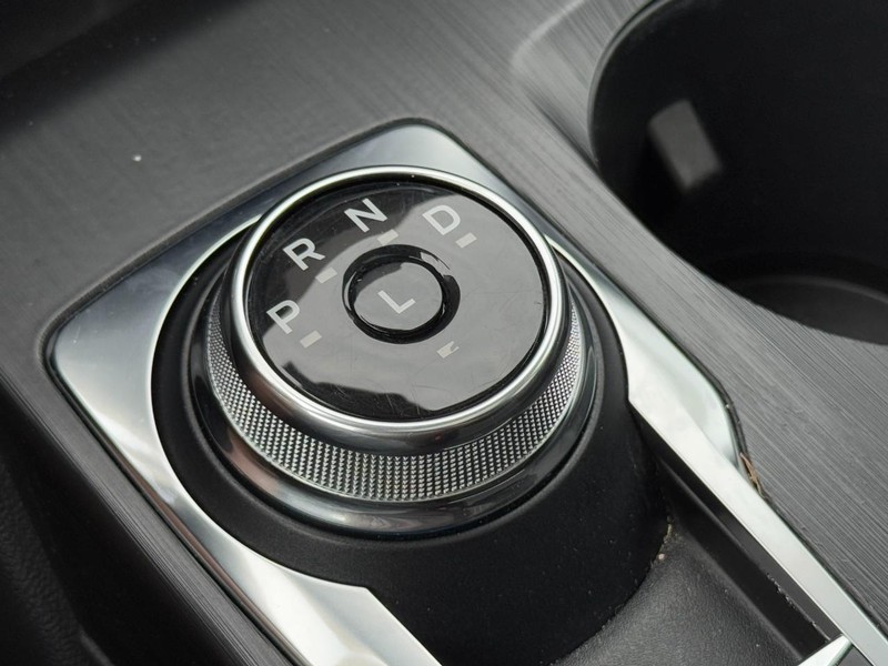 Ford Escape Vehicle Full-screen Gallery Image 20