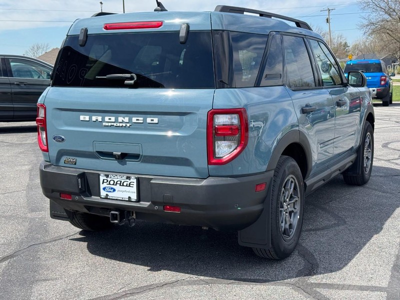 Ford Bronco Sport Vehicle Full-screen Gallery Image 03