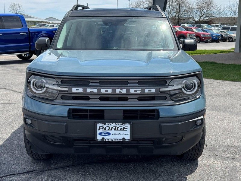 Ford Bronco Sport Vehicle Full-screen Gallery Image 09