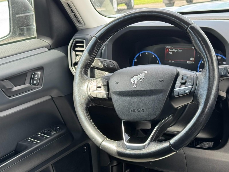 Ford Bronco Sport Vehicle Full-screen Gallery Image 12