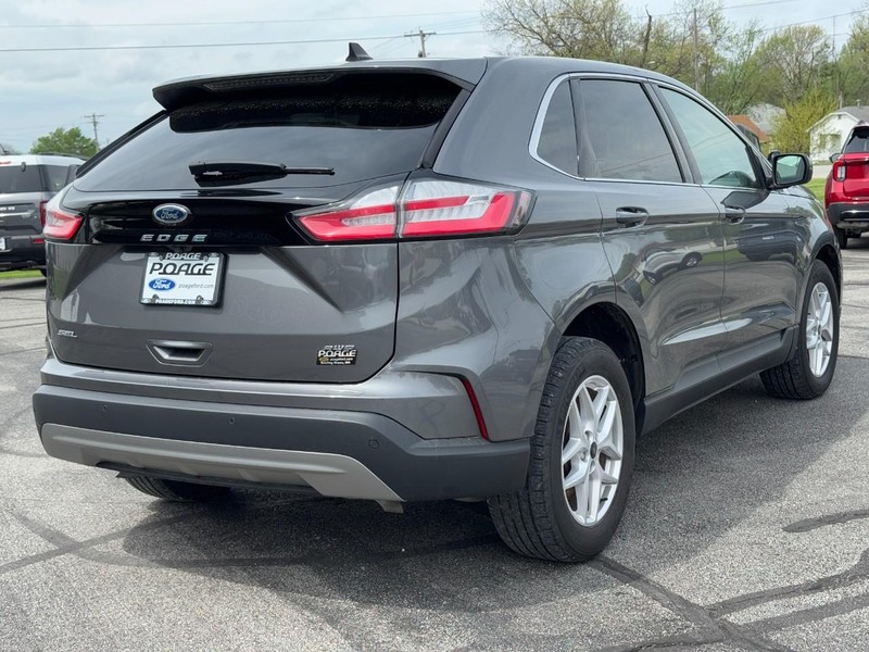 Ford Edge Vehicle Full-screen Gallery Image 03