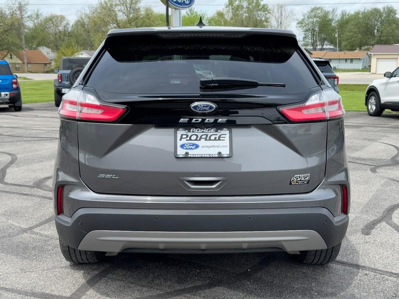 Ford Edge Vehicle Full-screen Gallery Image 04