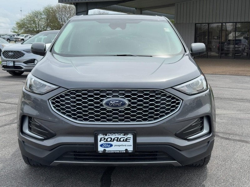 Ford Edge Vehicle Full-screen Gallery Image 09