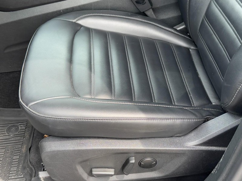 Ford Edge Vehicle Full-screen Gallery Image 24