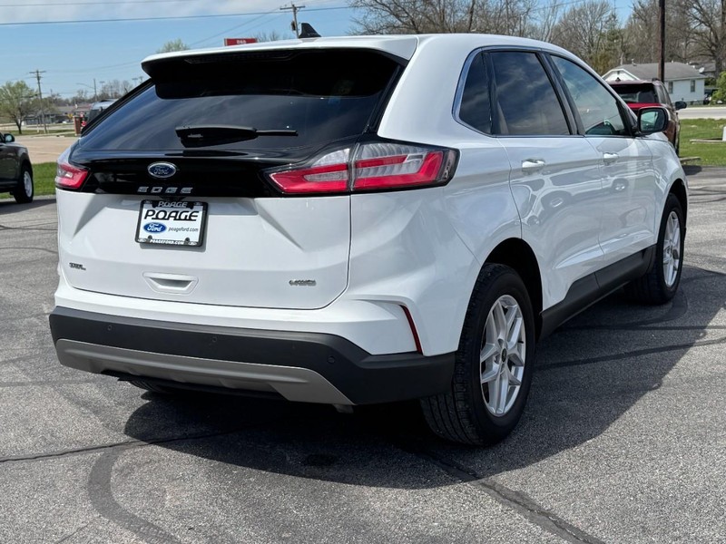 Ford Edge Vehicle Full-screen Gallery Image 03