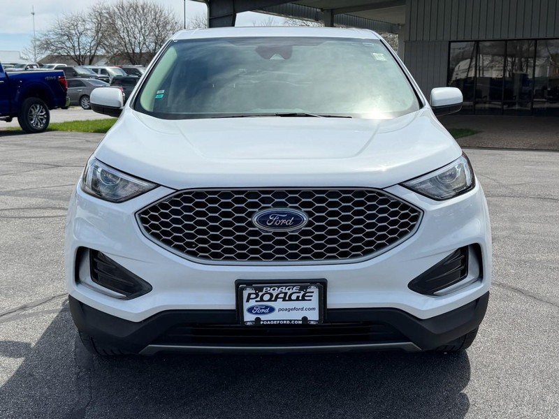 Ford Edge Vehicle Full-screen Gallery Image 09