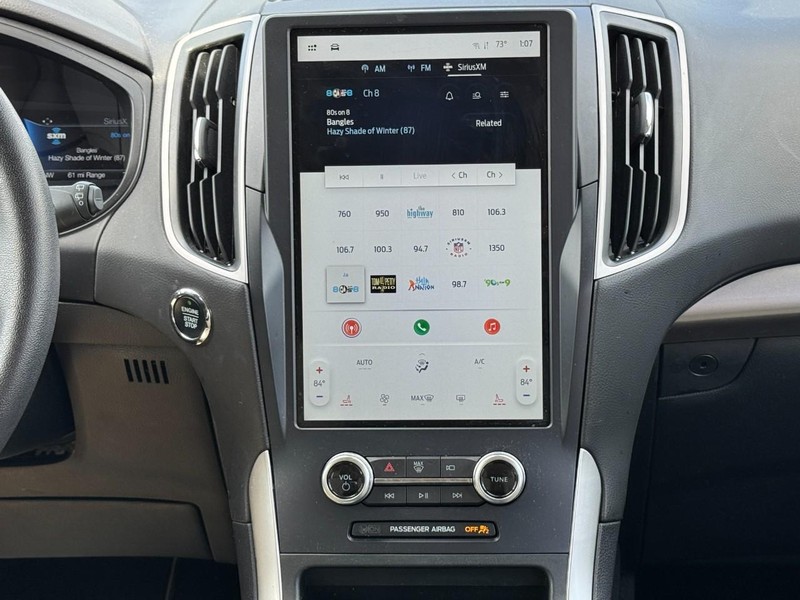 Ford Edge Vehicle Full-screen Gallery Image 13