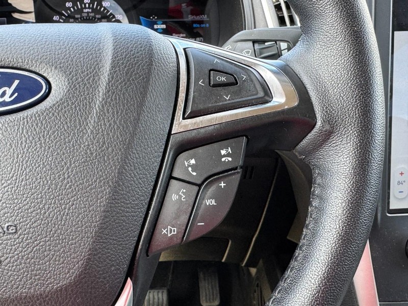 Ford Edge Vehicle Full-screen Gallery Image 17