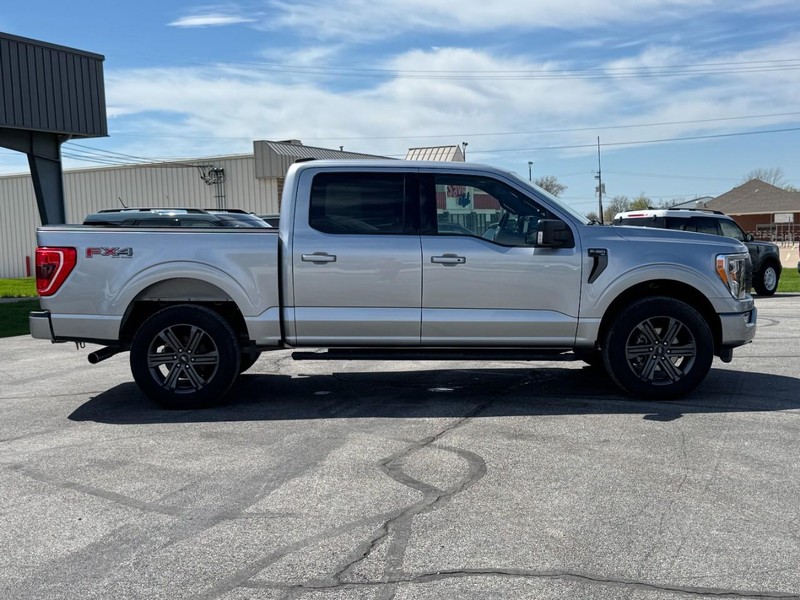 Ford F-150 Vehicle Full-screen Gallery Image 02