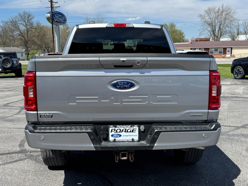 Ford F-150 Vehicle Full-screen Gallery Image 04