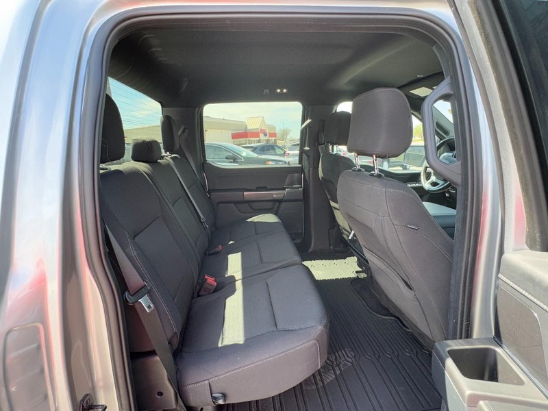 Ford F-150 Vehicle Full-screen Gallery Image 10