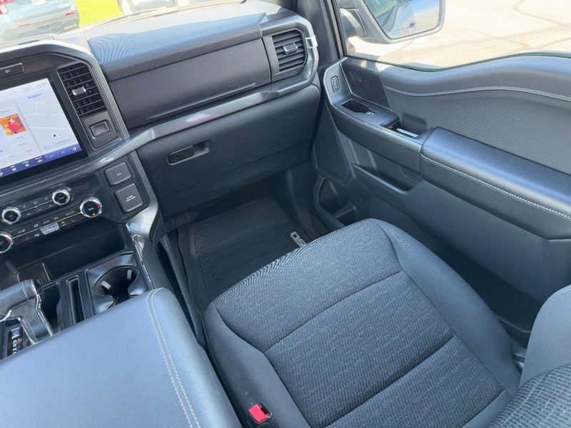 Ford F-150 Vehicle Full-screen Gallery Image 15