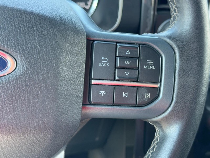 Ford F-150 Vehicle Full-screen Gallery Image 17