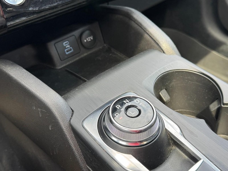 Ford Escape Vehicle Full-screen Gallery Image 19
