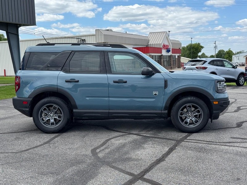 Ford Bronco Sport Vehicle Full-screen Gallery Image 02