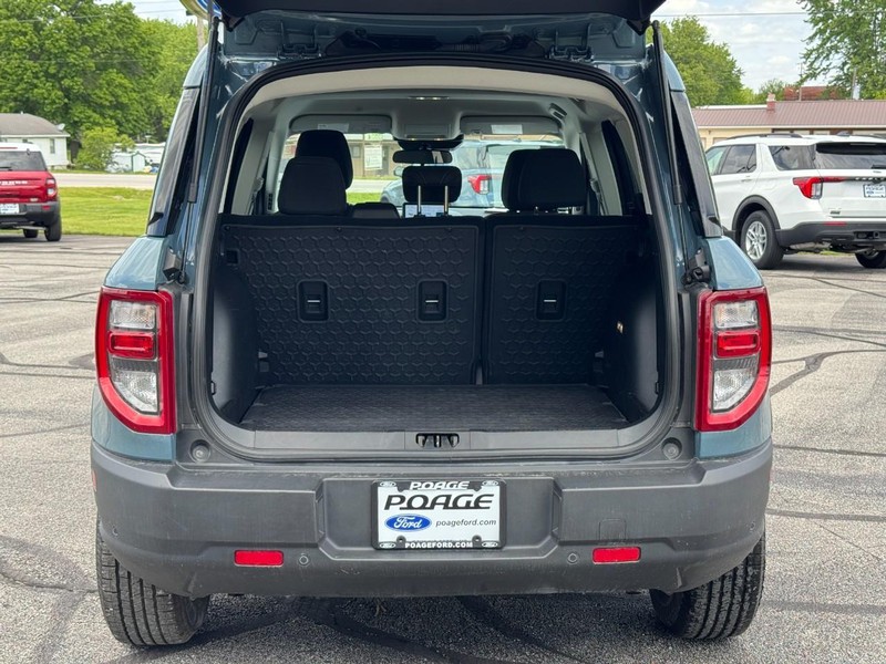 Ford Bronco Sport Vehicle Full-screen Gallery Image 05