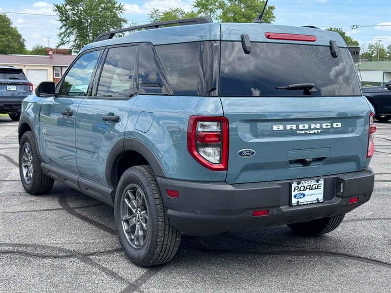 Ford Bronco Sport Vehicle Full-screen Gallery Image 06