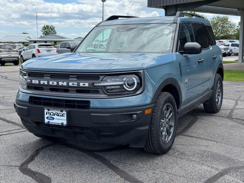 Ford Bronco Sport Vehicle Full-screen Gallery Image 08