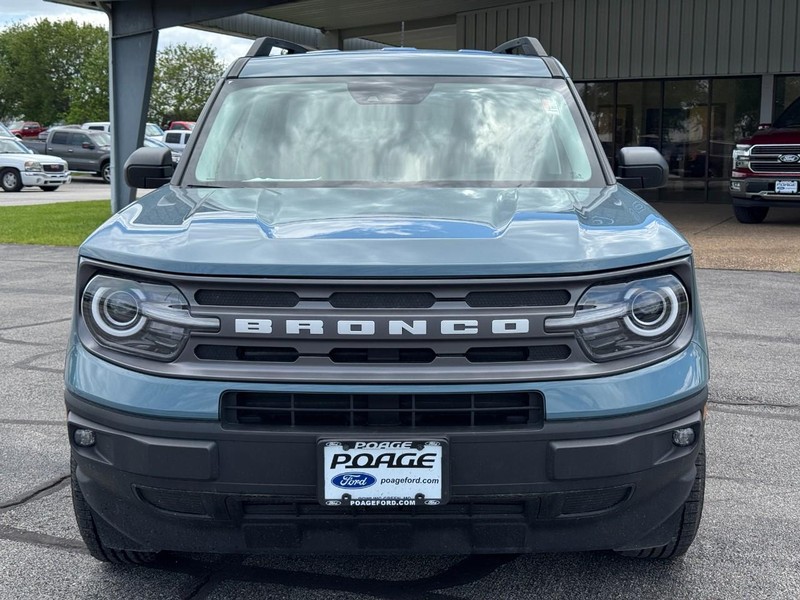 Ford Bronco Sport Vehicle Full-screen Gallery Image 09