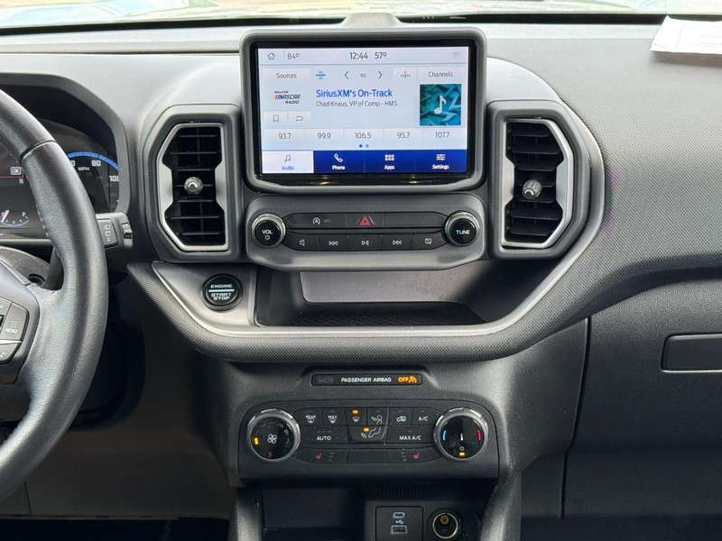 Ford Bronco Sport Vehicle Full-screen Gallery Image 13