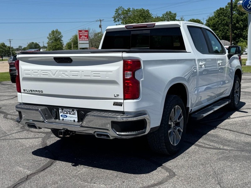 Chevrolet Silverado 1500 LTD Vehicle Full-screen Gallery Image 03
