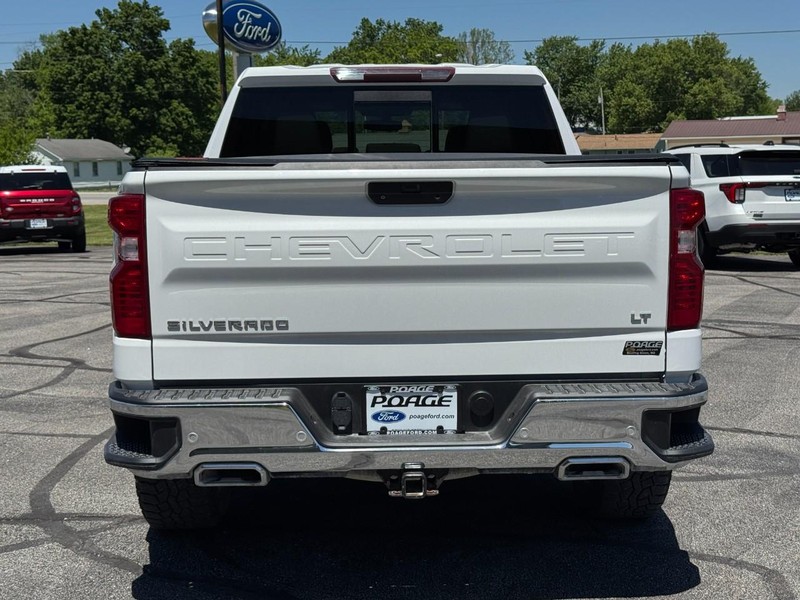 Chevrolet Silverado 1500 LTD Vehicle Full-screen Gallery Image 04