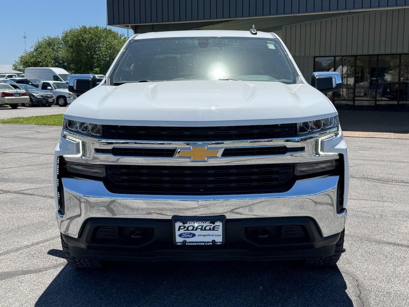 Chevrolet Silverado 1500 LTD Vehicle Full-screen Gallery Image 09