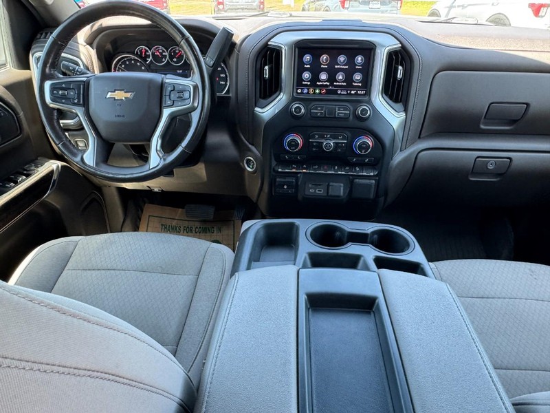 Chevrolet Silverado 1500 LTD Vehicle Full-screen Gallery Image 11