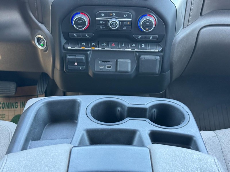Chevrolet Silverado 1500 LTD Vehicle Full-screen Gallery Image 14