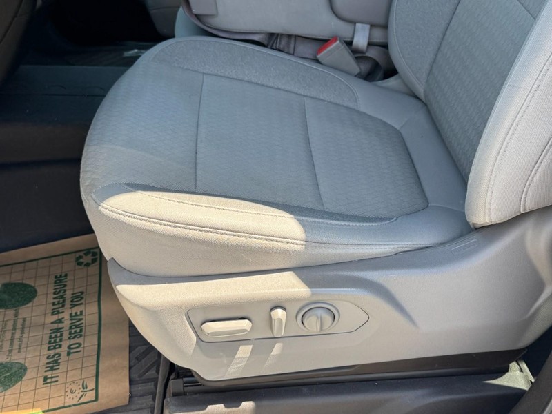 Chevrolet Silverado 1500 LTD Vehicle Full-screen Gallery Image 23