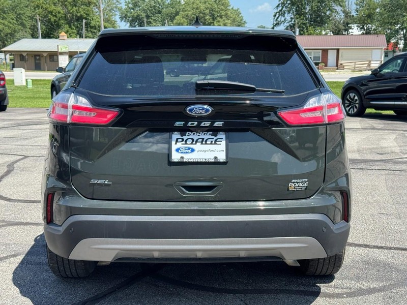 Ford Edge Vehicle Full-screen Gallery Image 04