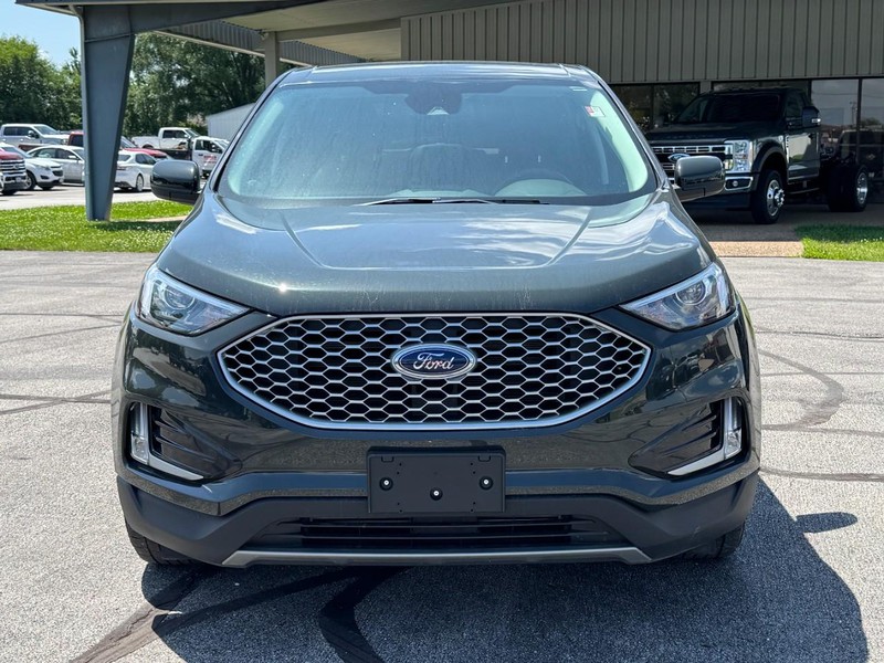 Ford Edge Vehicle Full-screen Gallery Image 09