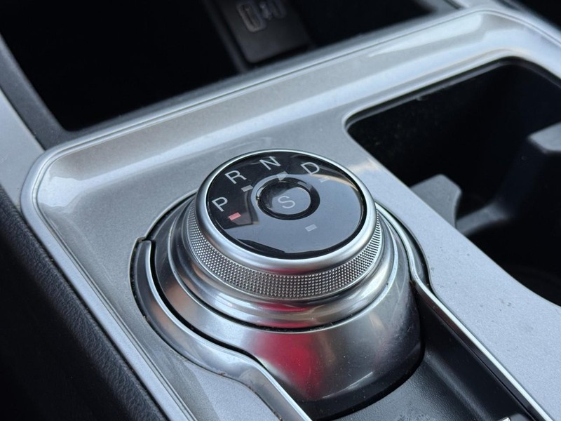 Ford Edge Vehicle Full-screen Gallery Image 19