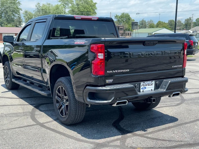 Chevrolet Silverado 1500 Vehicle Full-screen Gallery Image 06