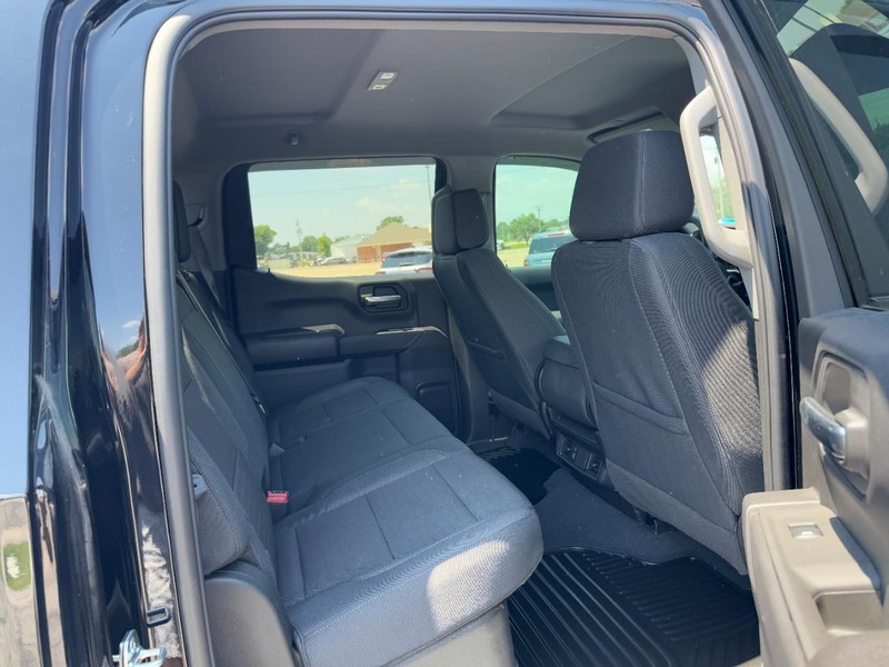 Chevrolet Silverado 1500 Vehicle Full-screen Gallery Image 10