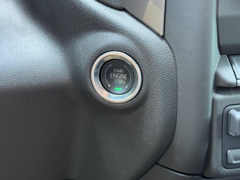 Chevrolet Silverado 1500 Vehicle Full-screen Gallery Image 19