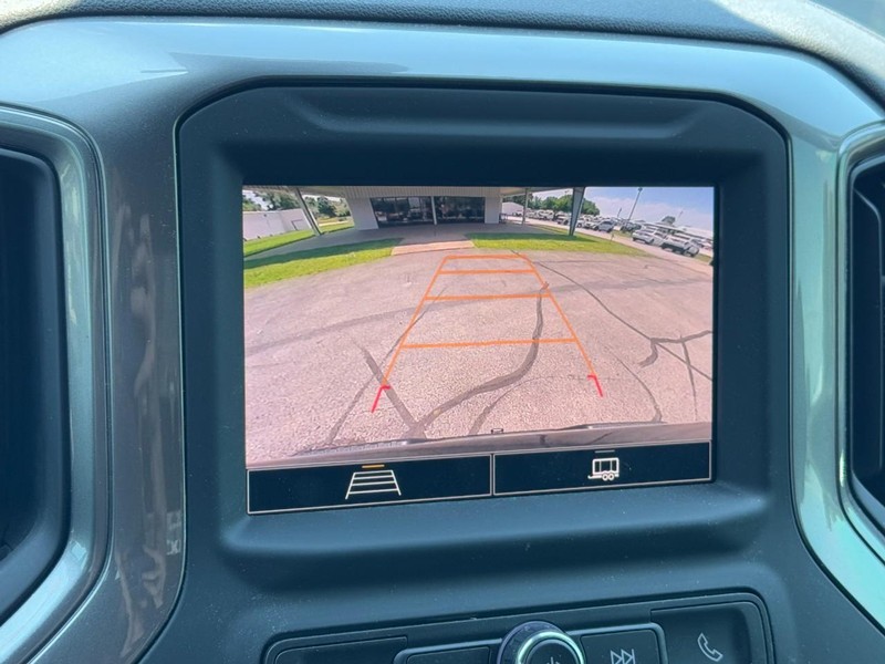 Chevrolet Silverado 1500 Vehicle Full-screen Gallery Image 20