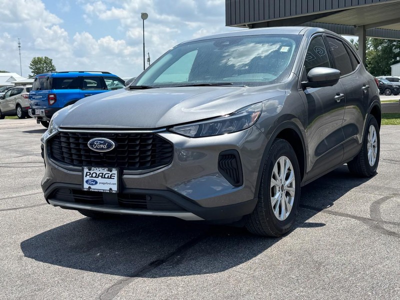 Ford Escape Vehicle Full-screen Gallery Image 08