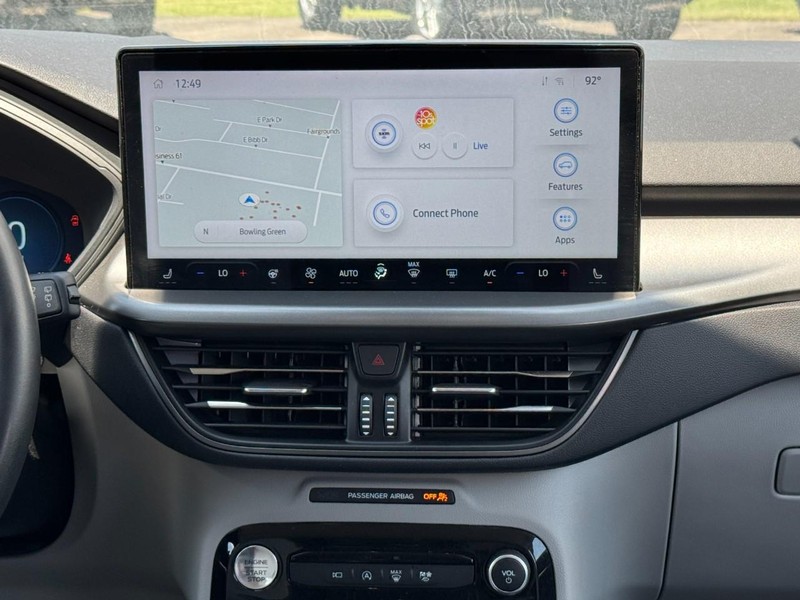 Ford Escape Vehicle Full-screen Gallery Image 13