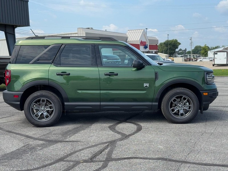 Ford Bronco Sport Vehicle Full-screen Gallery Image 02