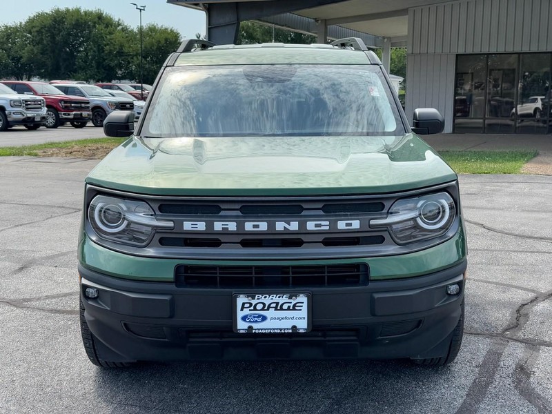 Ford Bronco Sport Vehicle Full-screen Gallery Image 09