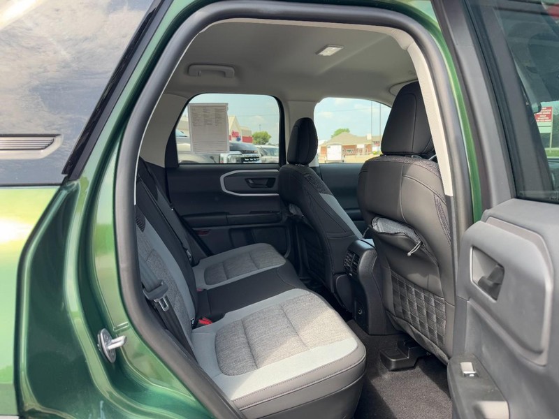 Ford Bronco Sport Vehicle Full-screen Gallery Image 10