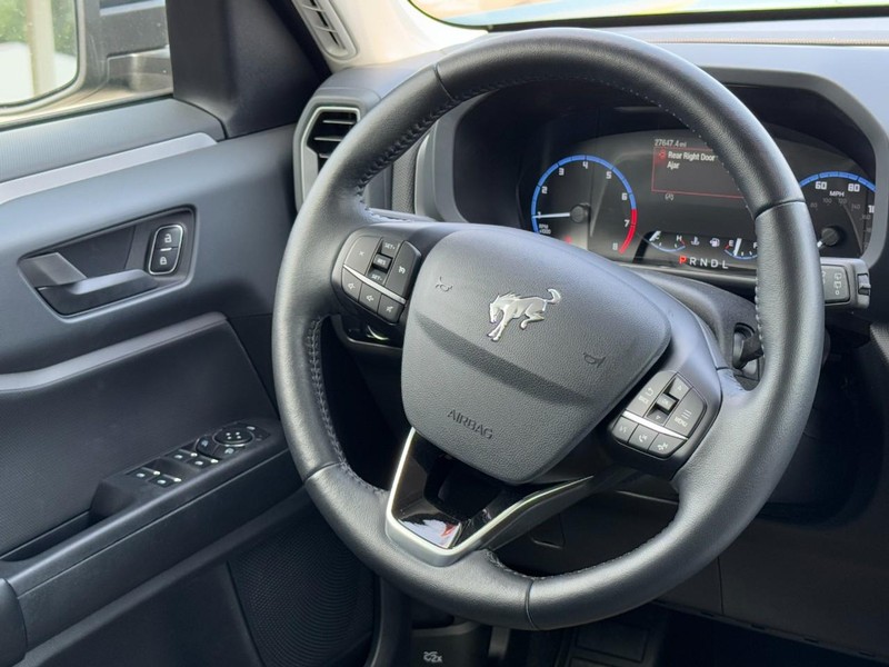 Ford Bronco Sport Vehicle Full-screen Gallery Image 12