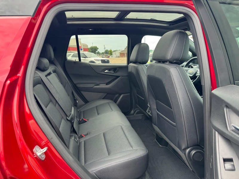 Chevrolet Equinox Vehicle Full-screen Gallery Image 10