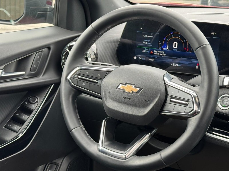 Chevrolet Equinox Vehicle Full-screen Gallery Image 12