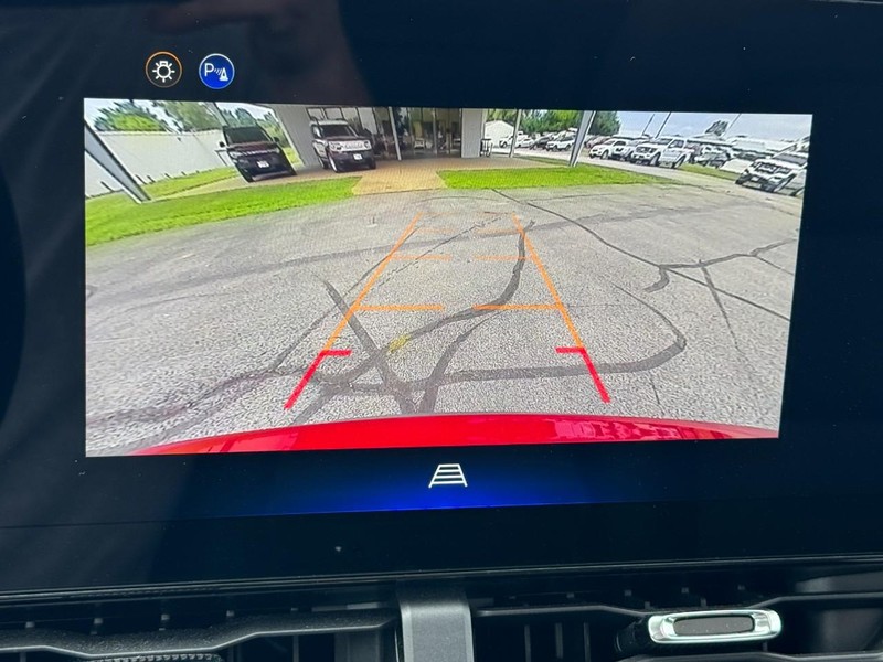 Chevrolet Equinox Vehicle Full-screen Gallery Image 21